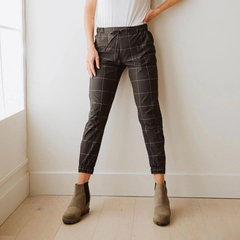 Black Checkered woman’s Pants